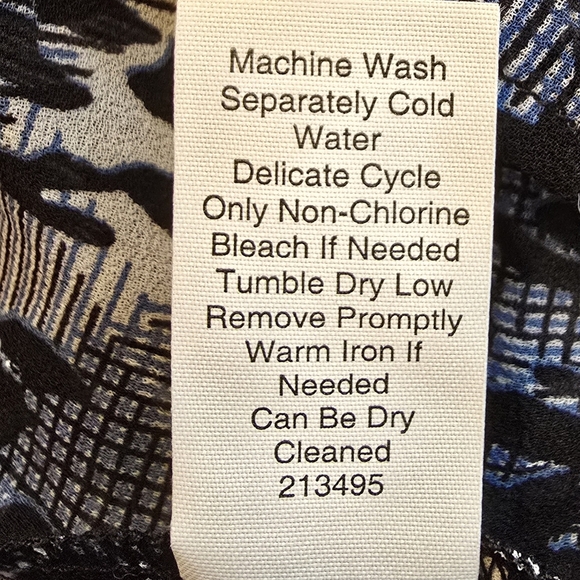 NWOT CAbi Fatale Blouse 977 Leopard Animal Print BLUE Black Long Sleeves XL - Picture 6 of 6